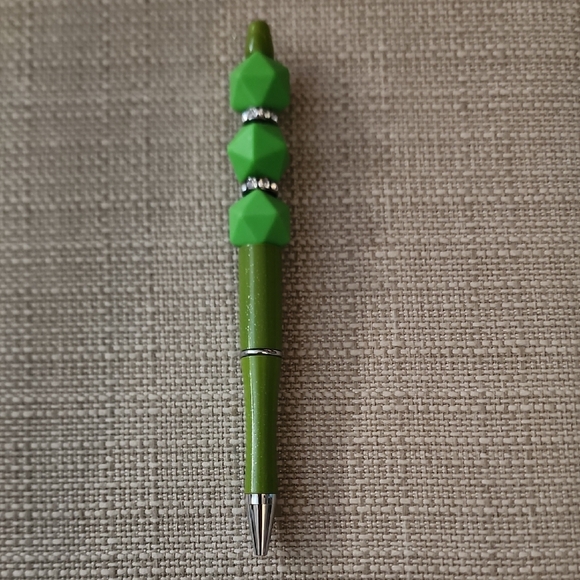 g22 Green Beaded Pen with Silver Accents - Picture 1 of 2